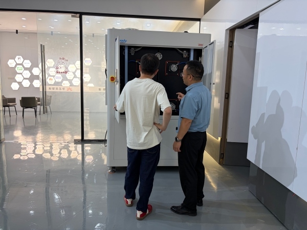 跨越千里的信任与速度：青岛客户果断签单，华芯苏州分公司展厅样机火速交付