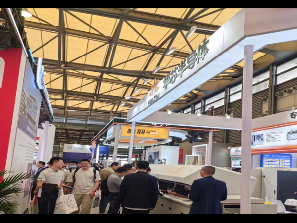 广东华芯半导体技术有限公司亮相慕尼黑2025上海电子设备展，发布气相真空回流焊新品推动封装工艺革新